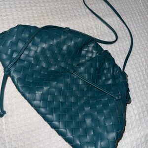 Chic Teal Woven Shoulder Bag